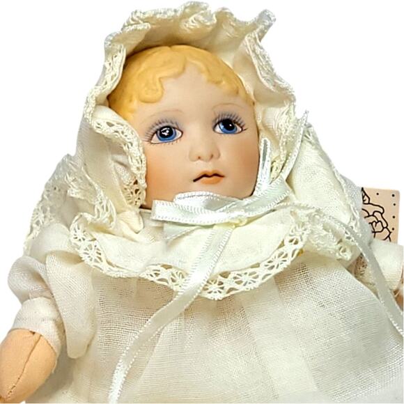 Rare SIGNED 1988 Vintage Victorian-styled "Dolly" By Jan Hagara - Picture 3 of 9